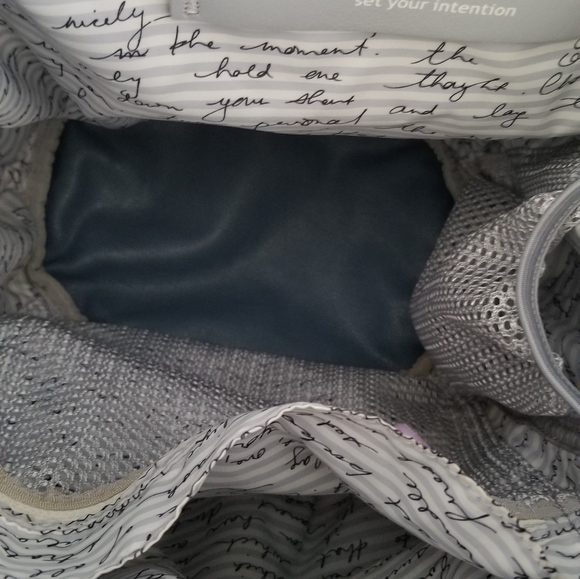 SOLD SOLD Lululemon diversity bag limited edition - Picture 5 of 6